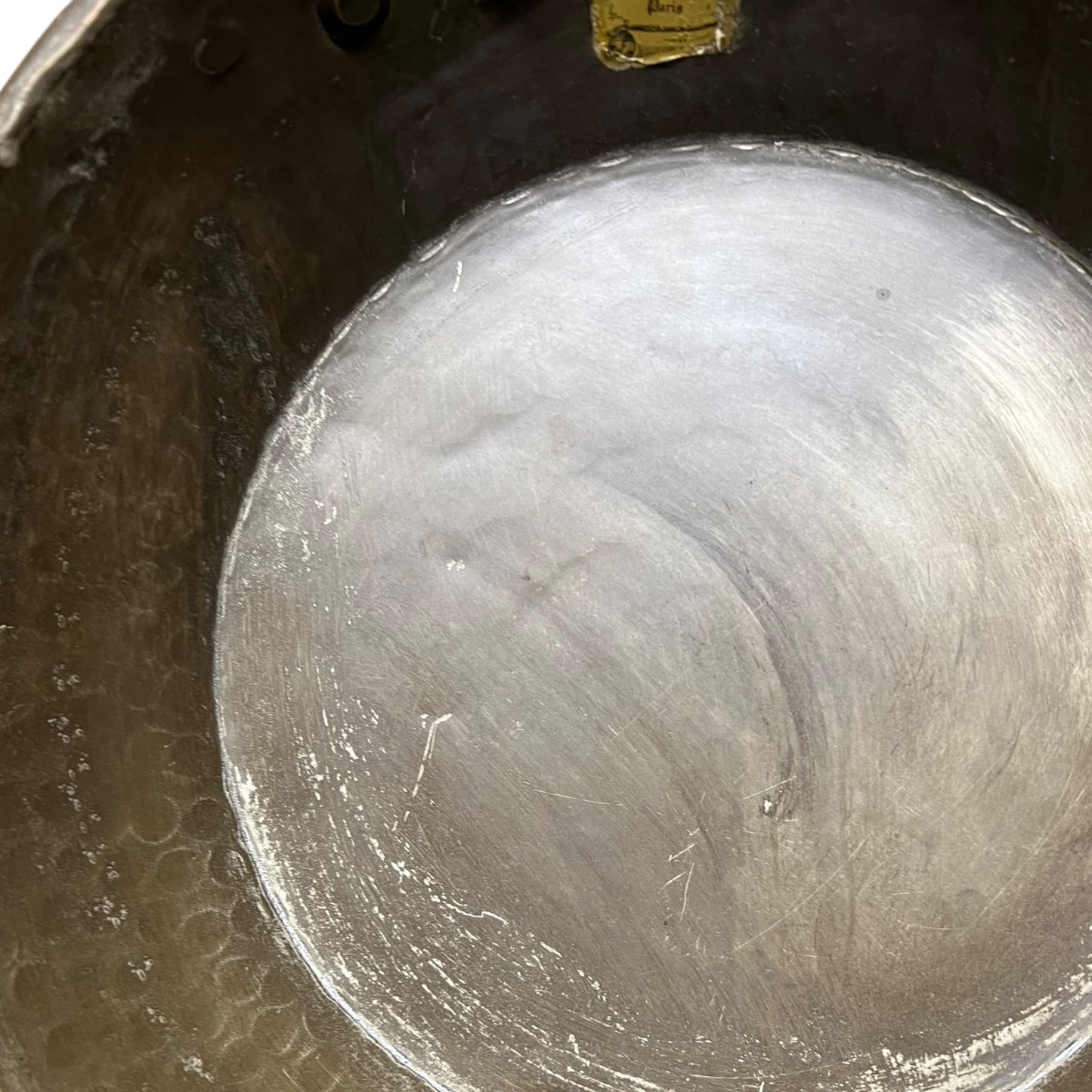 inside of tin lined of copper pan