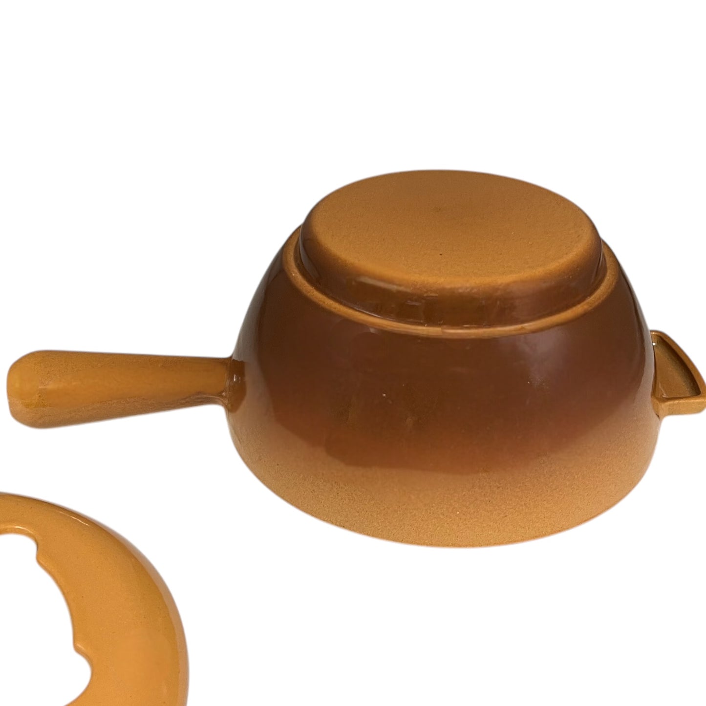 underneath of Le Creuset fondue pot