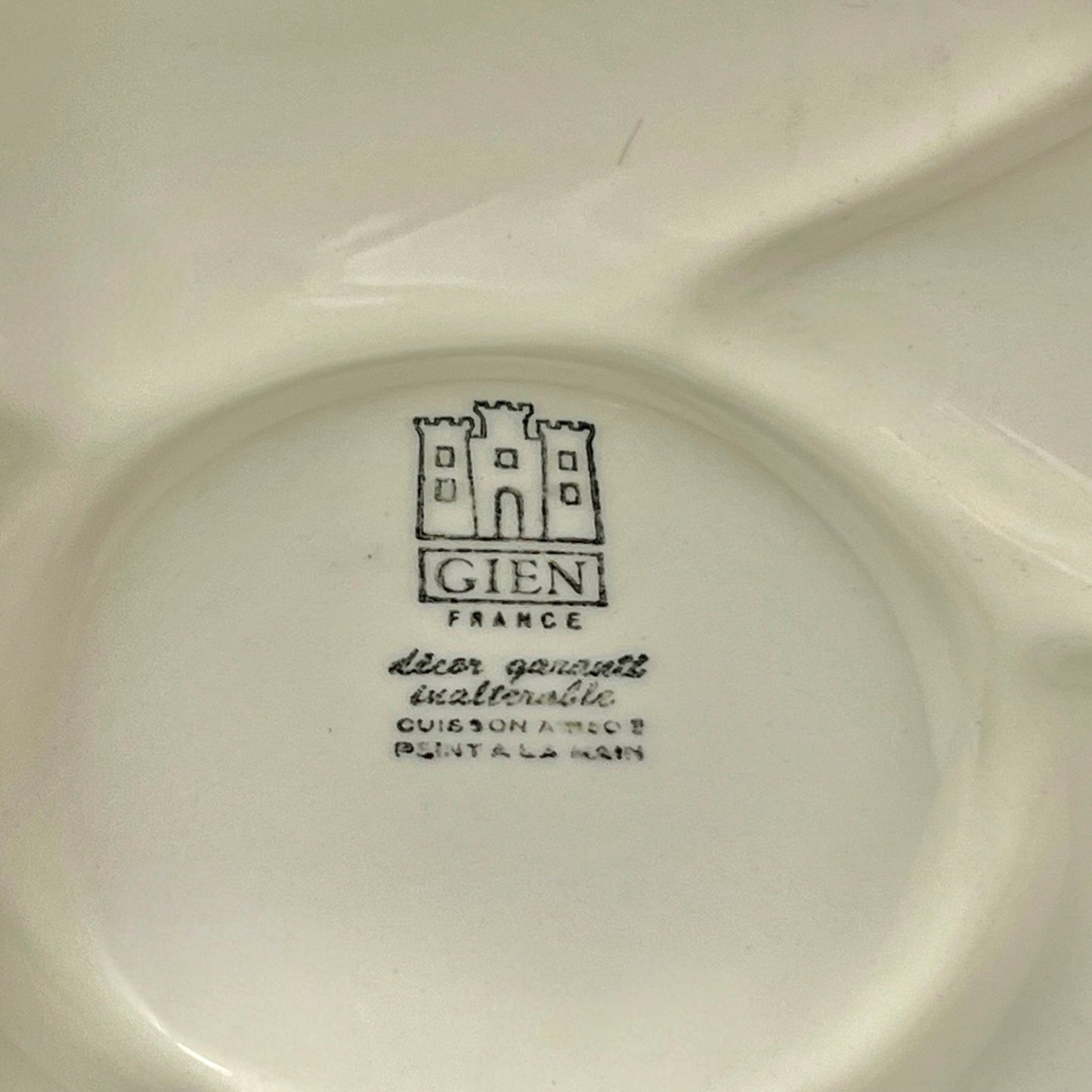 Fondue plate back Gien stamp