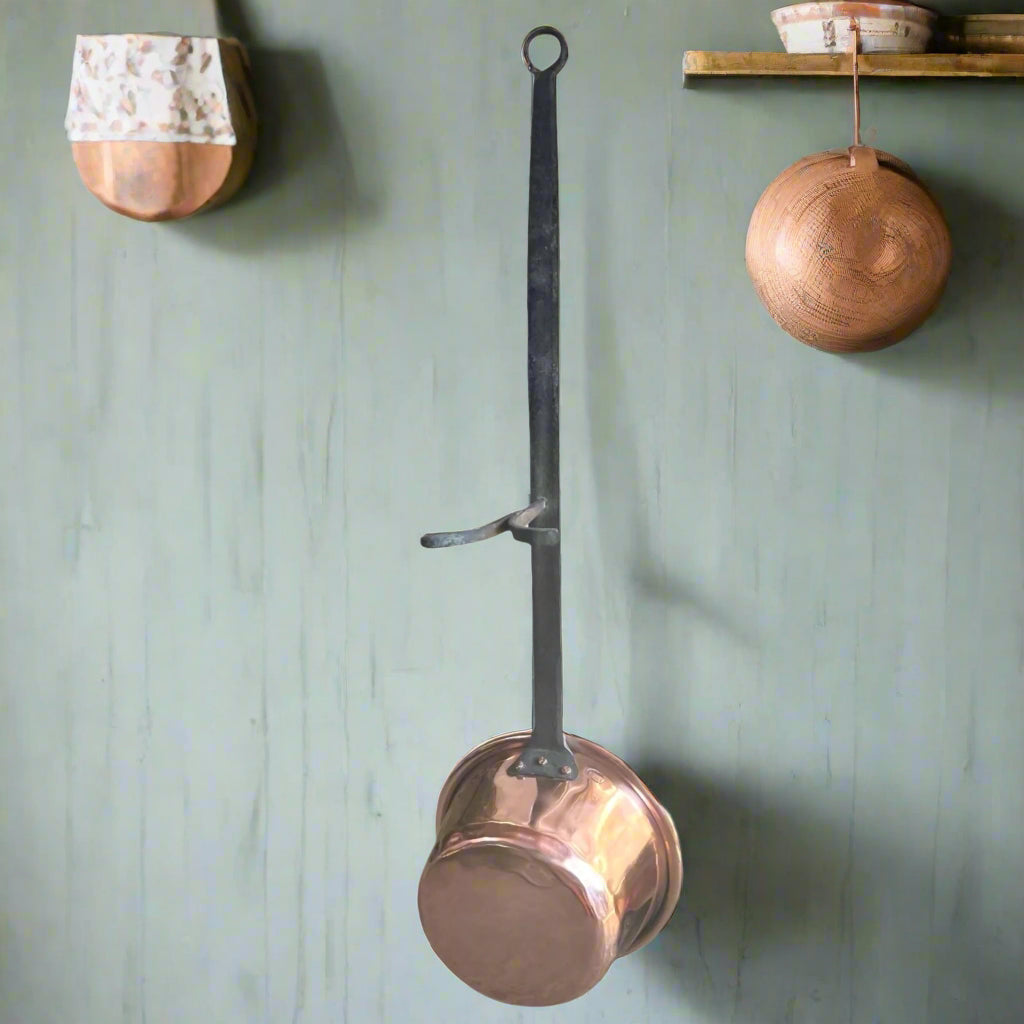 French Vintage Copper Hearth Pan Skillet, Traditional Fireplace Drip Pan with a long metal handle and the Villedieu makers stamp