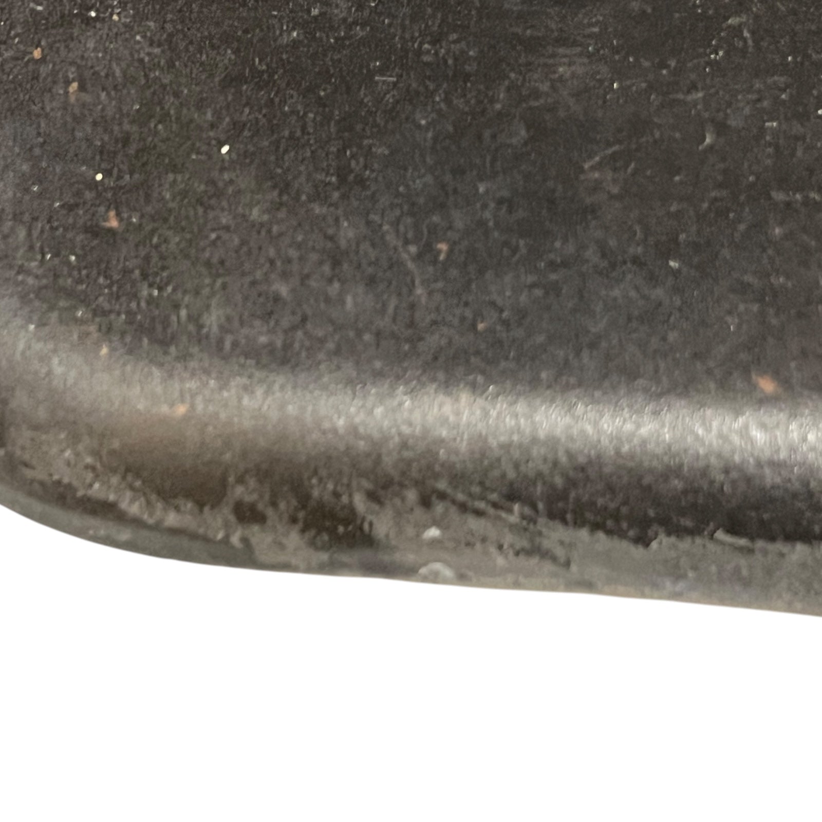 base of black Le Creuset an
