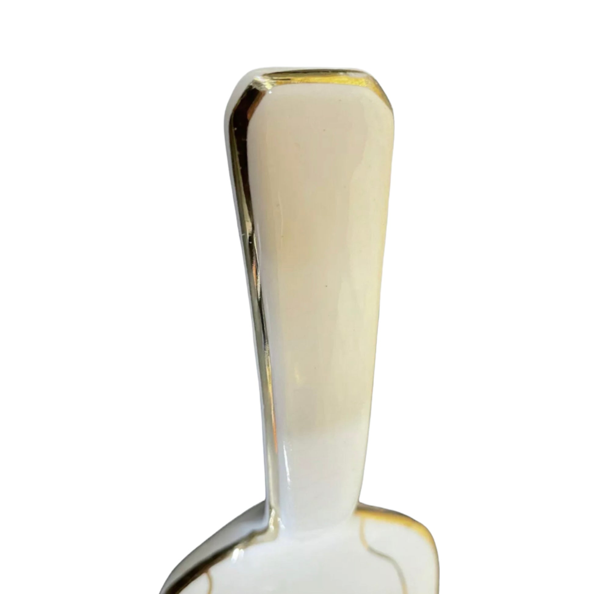 gold trim of hunting cake slice