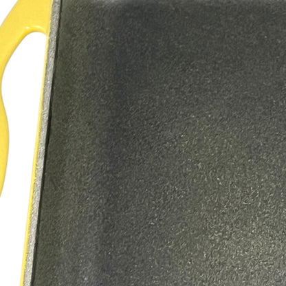 close up of cast iron griddle pan