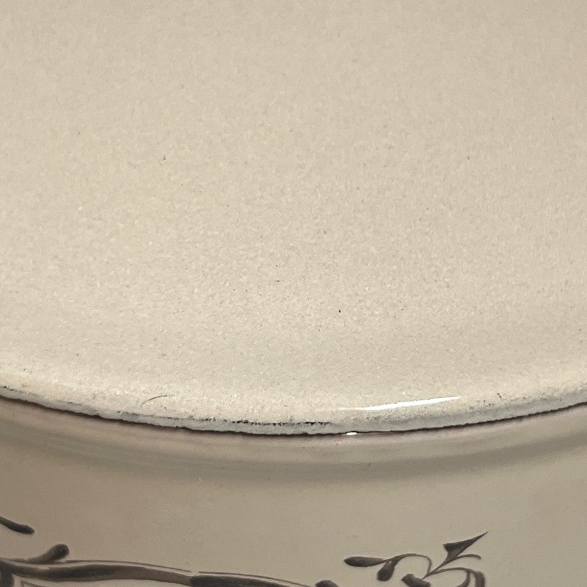 Rare Vintage Le Creuset Cast Iron Fondue Pan – 1960s/70s "Tulip" Pattern Saucepan