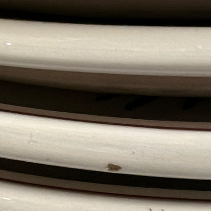 close up condition of  Gien la fondue plate