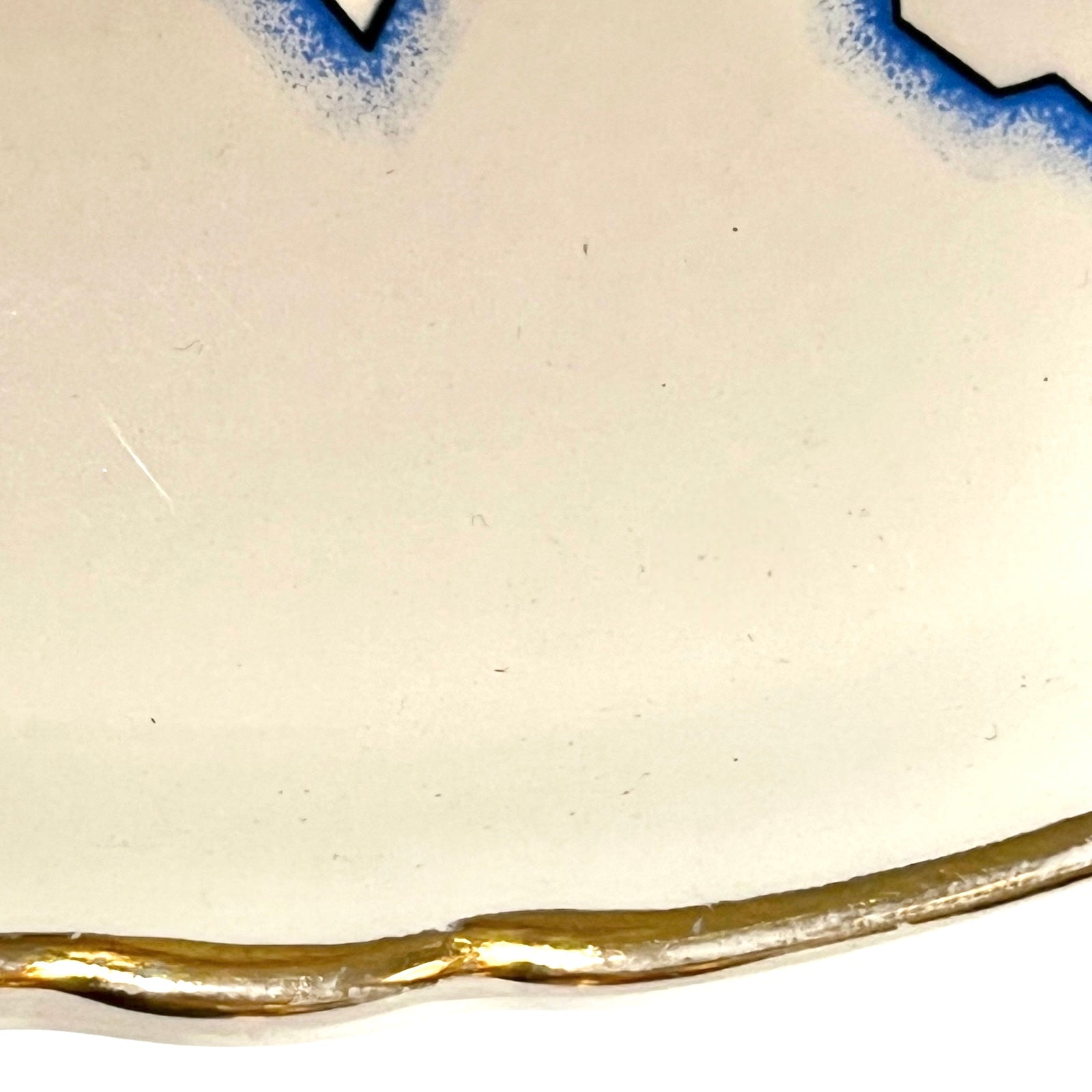 edge view of cheeseboard
