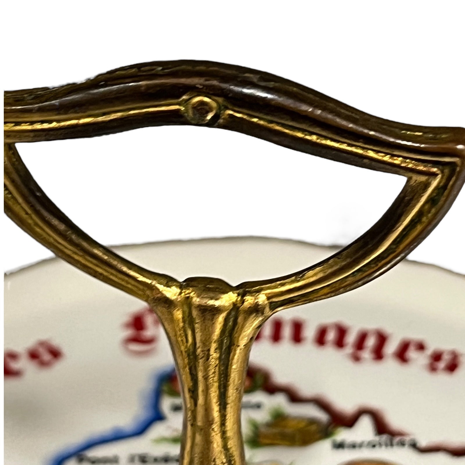 handle view of cheeseboard