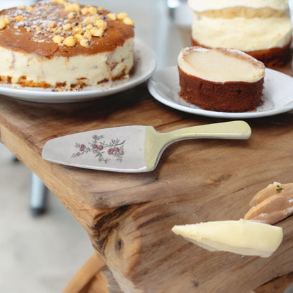 French porcelain cake slice 