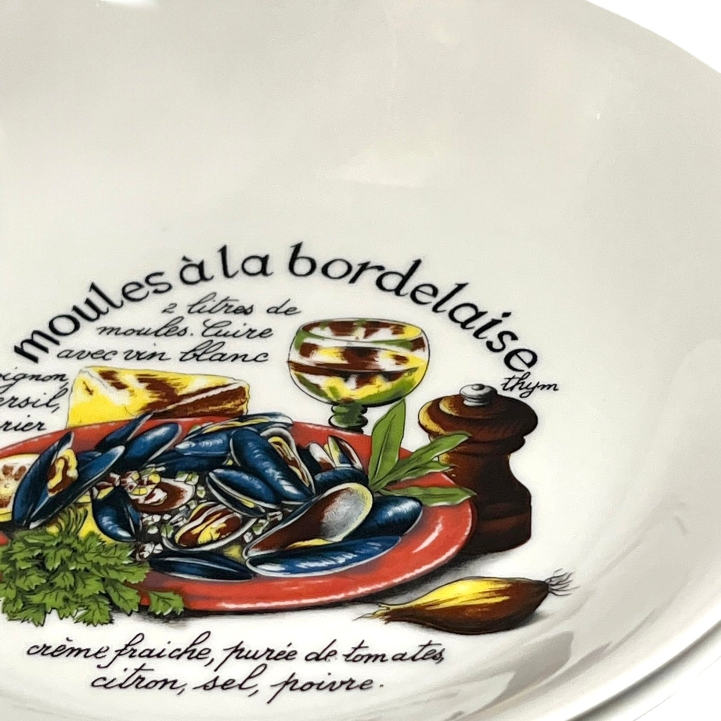 Vintage French Moules Serving Set of 8 Porcelain Mussels Bowls