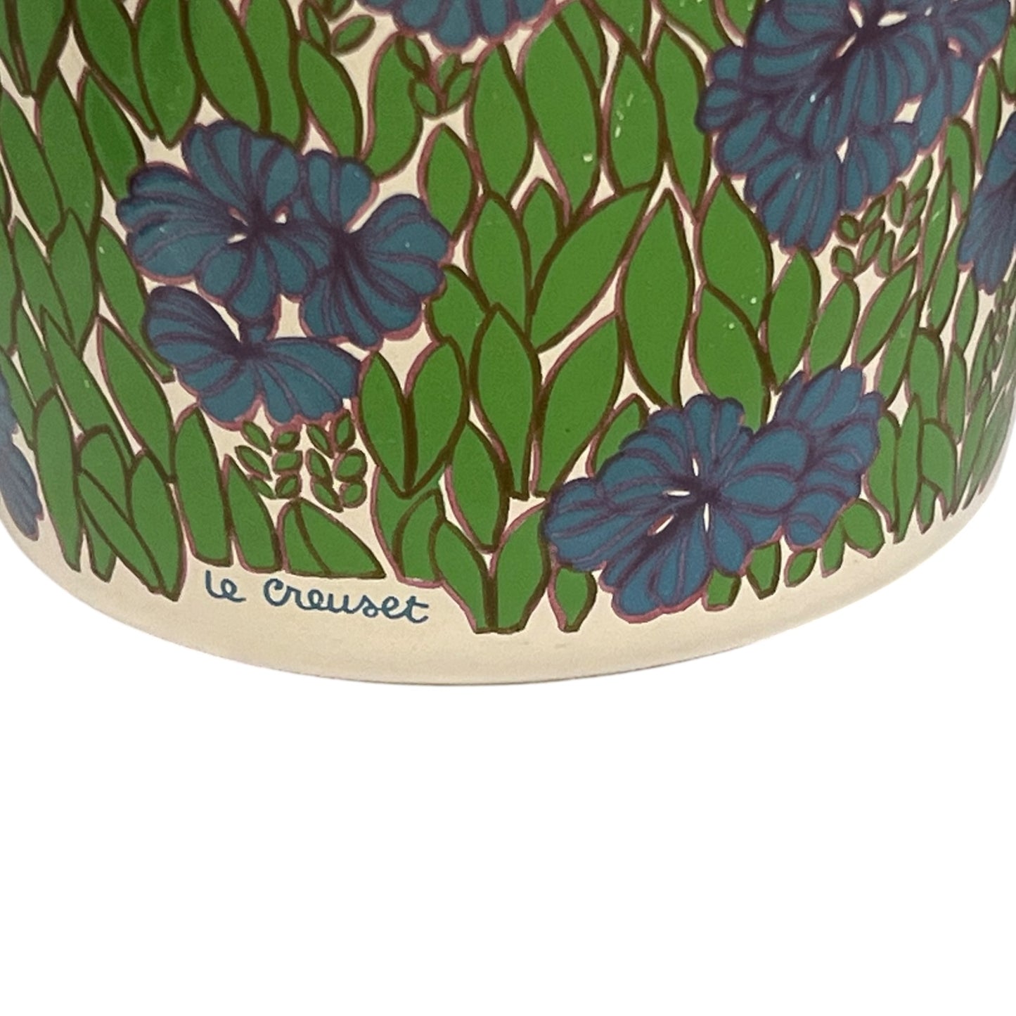 Close up view of the le Creuset mark in a cast iron vintage pan 