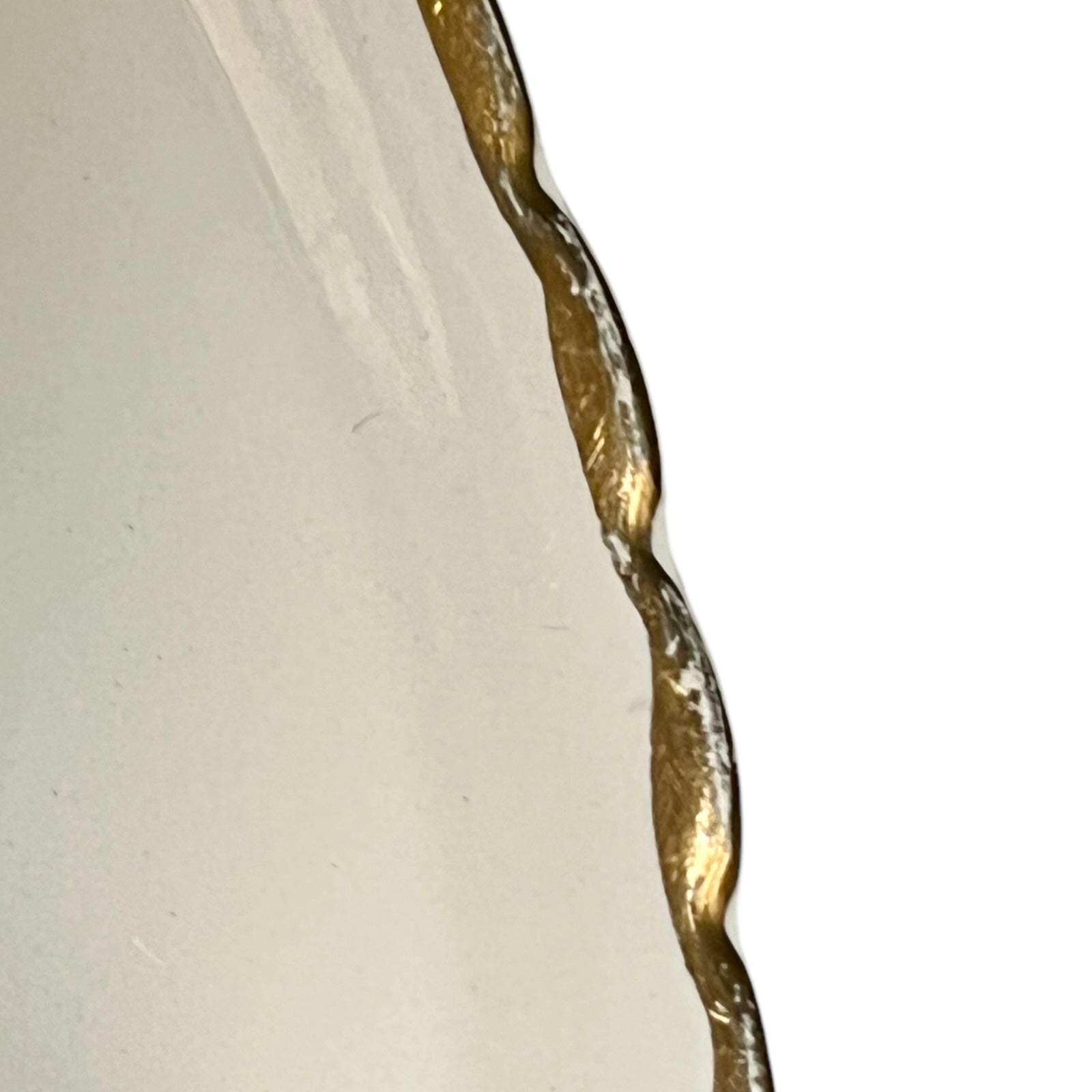 edge view of cheeseboard