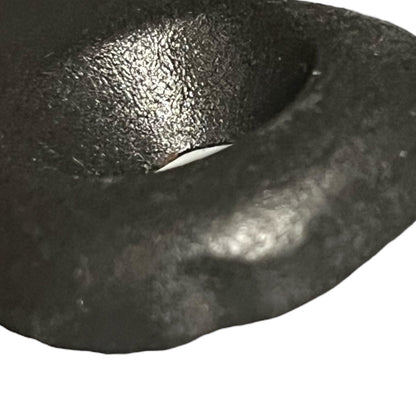 handle end of pancake pan