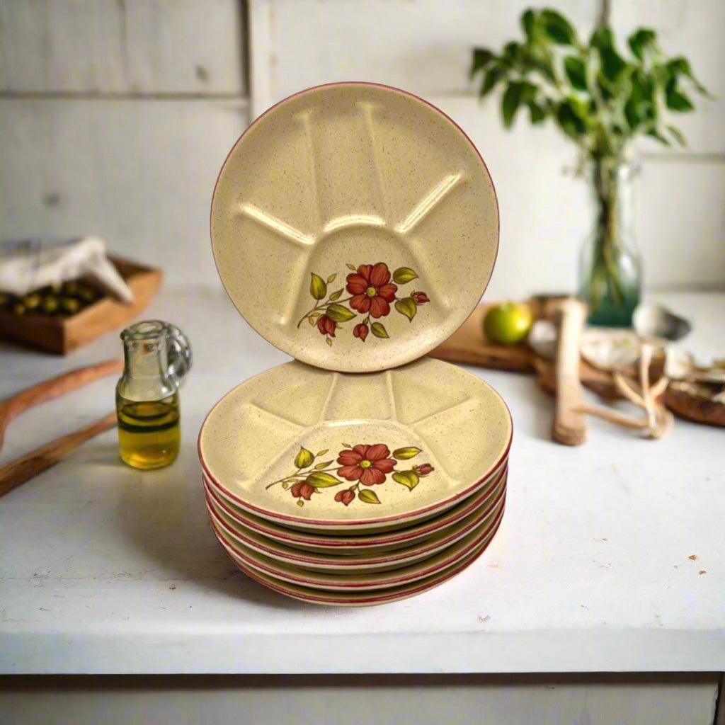 Set of 6 fondue plates with a floral pattern 