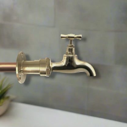 Video of bass tap with copper tail end on a grey background