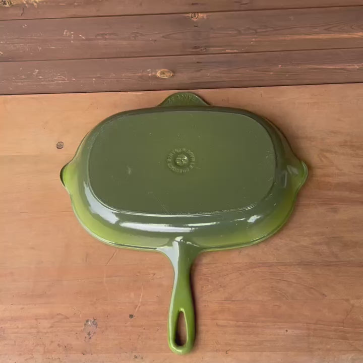 Video of a French vintage green cast iron Le Creuset skillet